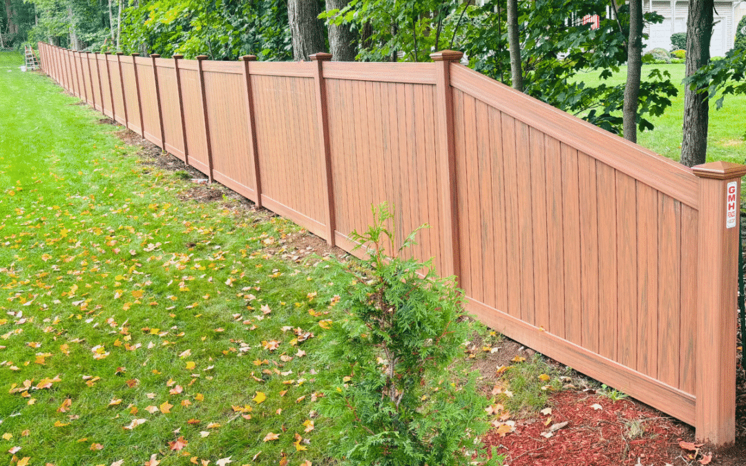 Vinyl Woodgrain Finish Fence – Somers, CT